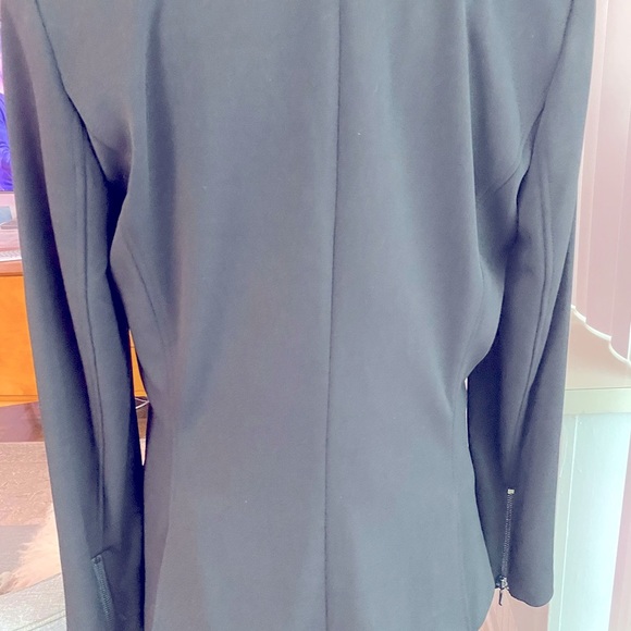 LAST CALL ... Black Blazer - Picture 7 of 7